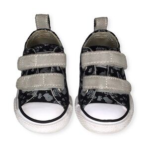 Converse Chuck Taylor All Star 2V Black and Gray Leopard Print Sneakers.